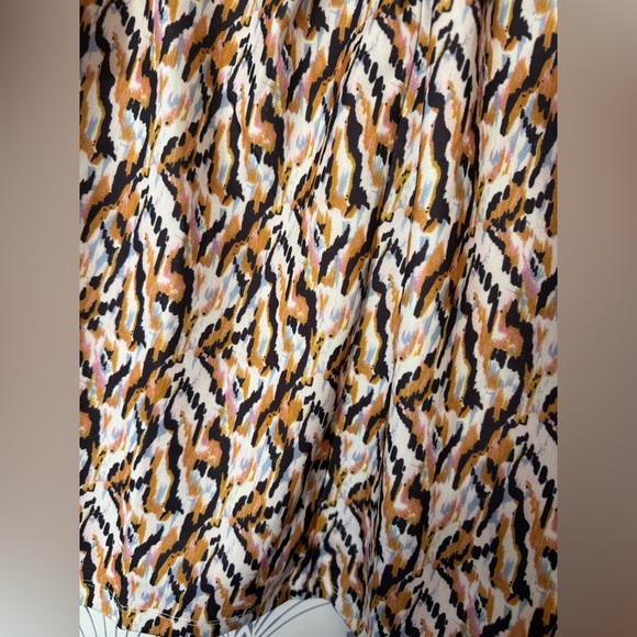 Melloday| abstract bell sleeve top - Picture 4 of 4